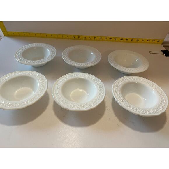 Set of 6 Indiana White Milk Glass Orange Blossom Berry Dessert Bowls - Picture 2 of 14